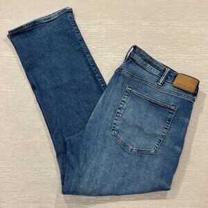 American Eagle Jeans Mens 38 x 32 Original Bootcut Medium Wash Denim Pants Boot